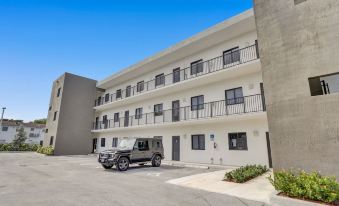 Renzzi Wynwood Apartments