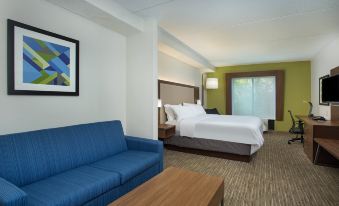 Holiday Inn Express & Suites Lebanon-Nashville Area