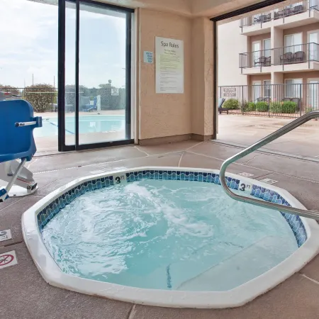 Holiday Inn Express & Suites BRANSON 76 CENTRAL by IHG