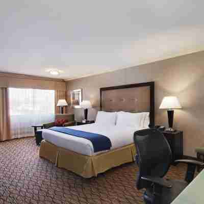 Holiday Inn Express Port Hueneme Rooms