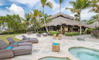 Luxury Villa with Beachfront Eden Roc