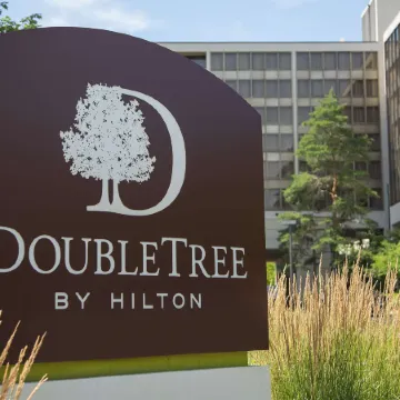 DoubleTree by Hilton Chicago - Oak Brook