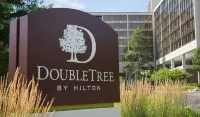DoubleTree by Hilton Chicago - Oak Brook Hotels in Oak Brook