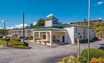 Rodeway Inn & Suites