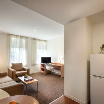 Ibis Melbourne Hotel and Apartments