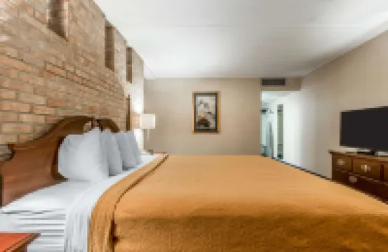 Quality Inn & Conference Center 서머셋 타운쉽 호텔