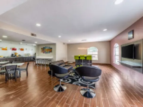 Quality Inn & Suites Canton Hoteles en Canton