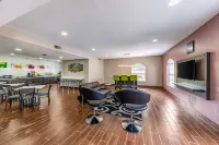 Quality Inn & Suites Canton Hotels in Canton