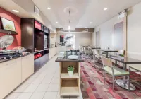 Birch Hills Suites - Blue Ash Hotels in Blue Ash