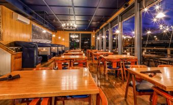 Best Western Plus Rivershore Hotel