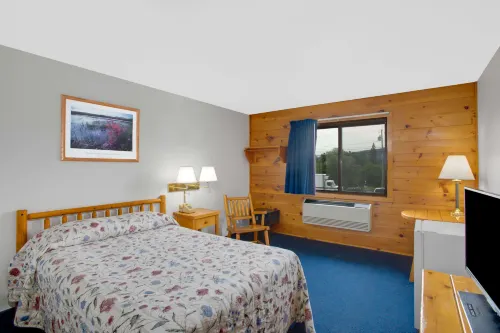 Super 8 by Wyndham Lake George/Warrensburg Area Hotels in Lake George
