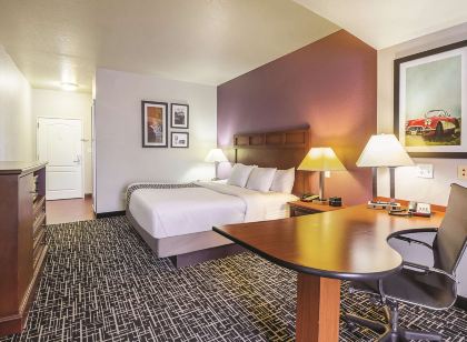 La Quinta Inn & Suites by Wyndham Bowling Green