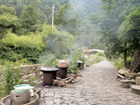 Xiaoqiao Homestay Отели рядом с достопримечательностью «Huangshui National Forest Park»