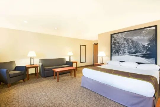 Super 8 by Wyndham Ripley のホテル