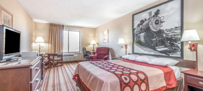 Super 8 by Wyndham Salina I-70 Hotels in Salina