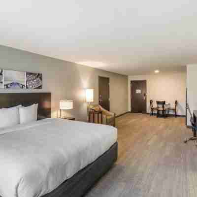 MainStay Suites Logan Ohio-Hocking Hills Rooms