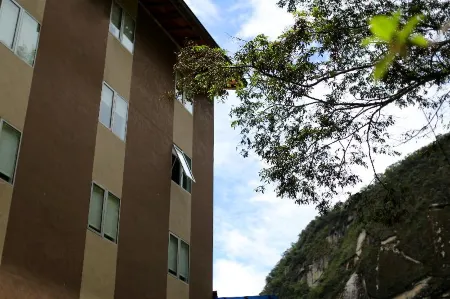Casa Andina Standard Machu Picchu Отели рядом с достопримечательностью «Temple of the Three Windows»