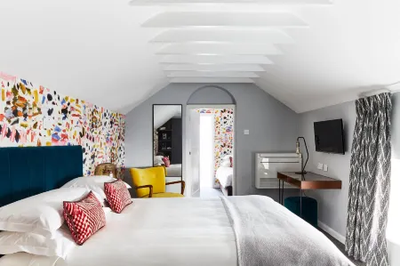 The Lodge Hotel - Putney