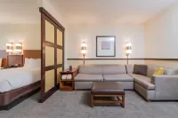 Hyatt Place Charleston Airport/Convention Center - parking