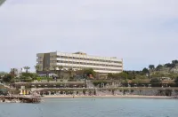 Babaylon Hotel Отели в г. Чешме