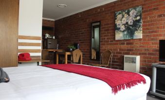 Kardinia Park Motel