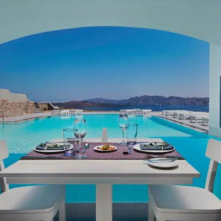 Acroterra Rosa Luxury Suites & Spa