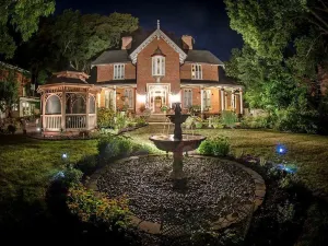 The Steamboat House Bed & Breakfast