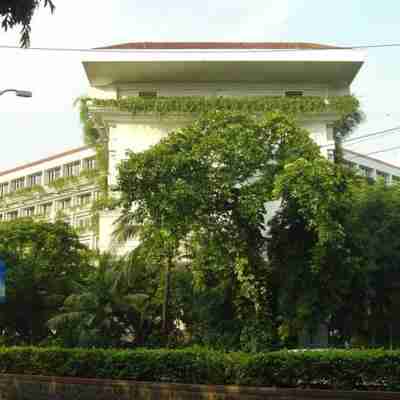 Taj Bengal Hotel Exterior