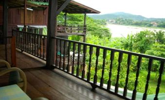 Baan Rimtaling Guest House