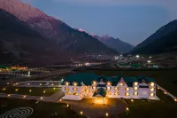 Country Inn and Suites by Radisson, Sonamarg Hotels near Nichnai Lake