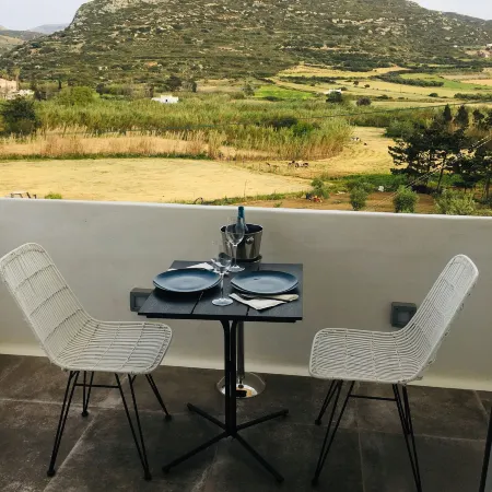 Ninemia Naxos Suites