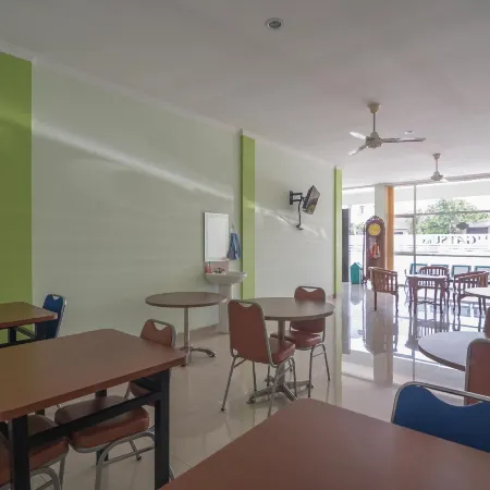 RedDoorz at Hotel Griya Gatsu Lampung