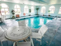 Quality Inn & Suites Woodstock Near Lake Geneva Hotels in McHenry County