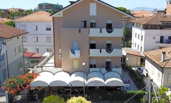 Hotel Villa Dina