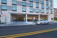 Hampton Inn Chicago North/Loyola Station Hotels in Еванстон