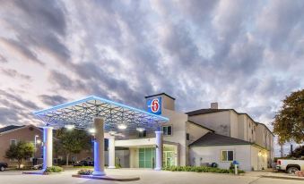 Motel 6 Weatherford, TX