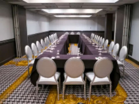 DoubleTree by Hilton Tallahassee Hotels in Tallahassee