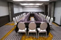 DoubleTree by Hilton Tallahassee - parking
