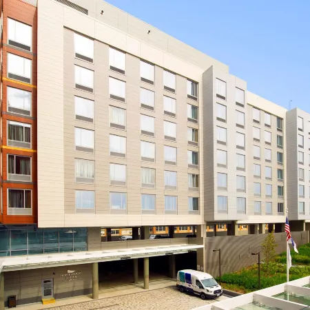Homewood Suites by Hilton Washington DC NoMa Union Station Отели рядом с достопримечательностью «Автостанция Greyhound »