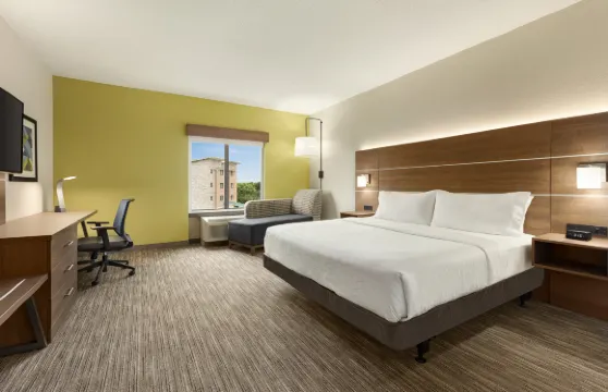 智選假日套房酒店阿克倫地區機場區