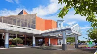 Holiday Inn Oakville (Centre) Hotel dekat Sheridan College