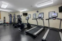 Best Western Plus Dubuque Hotel  Conference Center - Gym