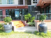 Kamonthara Hotels near AUA Language Center