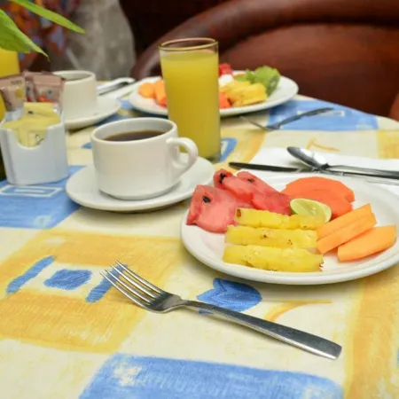 Howard Johnson by Wyndham Morelia Calle Real