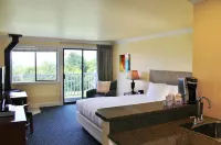 Anacortes Ship Harbor Inn Hotels near Little Cranberry Lake: A Avenue Trailhead