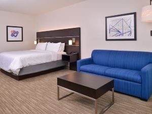 Holiday Inn Express & Suites Mall of America - MSP Airport