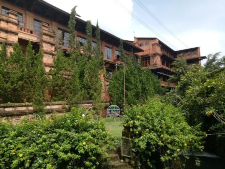 Jawa Dwipa Heritage Resort Отели в г. Sine