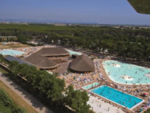 hu Park Albatros Village