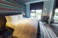 VILLAGE URBAN RESORT London Elstree 더 허츠미어 주변 호텔