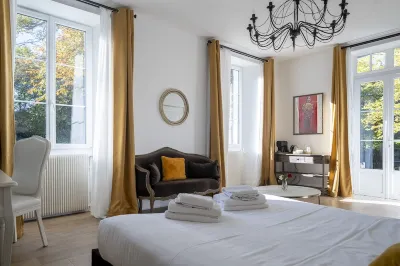 Chateau des Ayes - Chambres & Suites Hotels in Balbins
